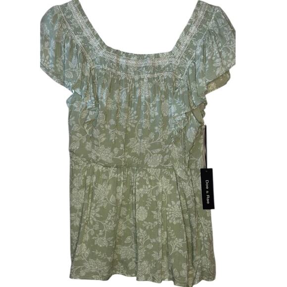 Doe & Rae Light Green Floral Ruffle Blouse, Size S- NWOT - Picture 3 of 7